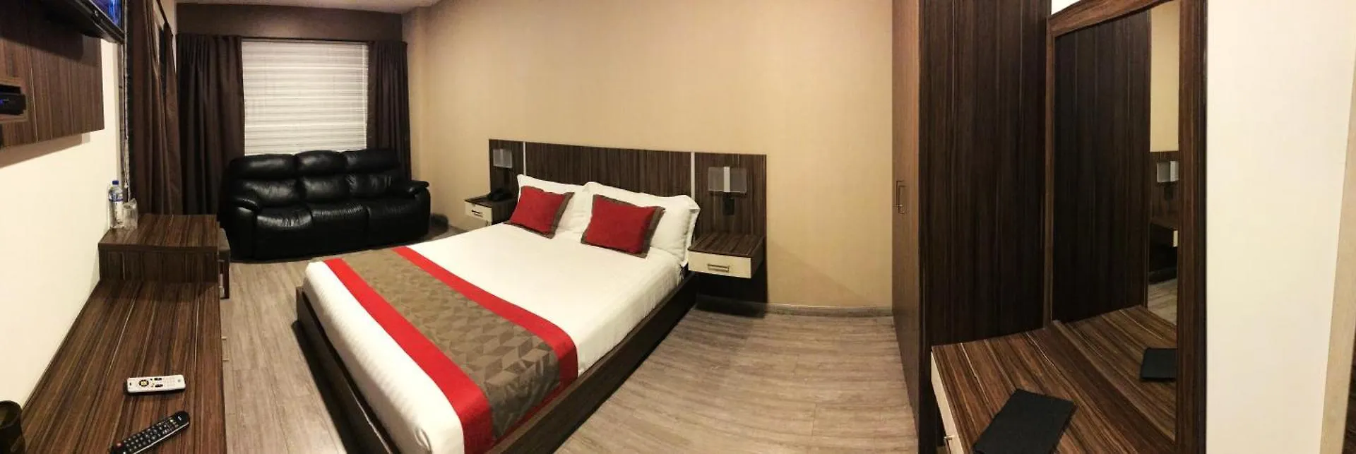Hotel Santiago de Compostella Suites Cuenca 3*,  Ecuador