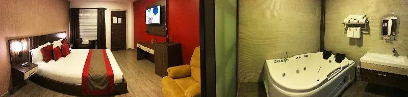 圣地亚哥德孔波斯特拉套房酒店 昆卡 3*,  厄瓜多尔