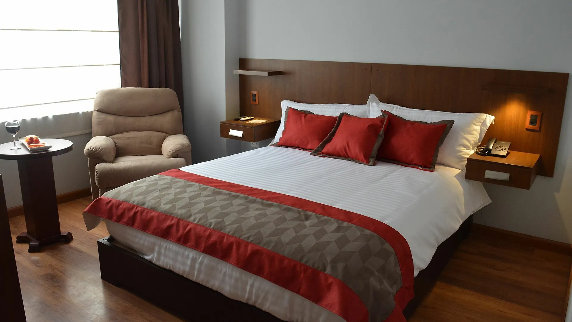 ***  קואנקה Hotel Santiago De Compostella Suites אקוודור