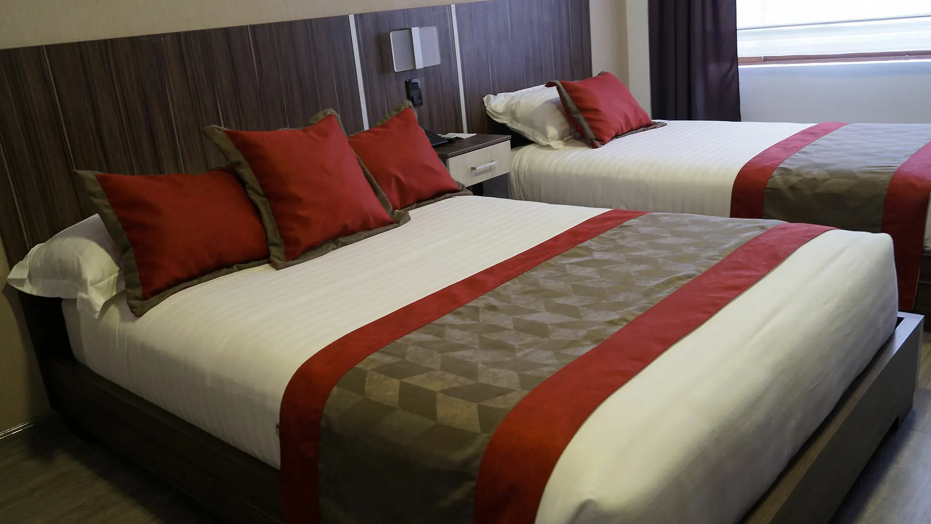 Hotel Santiago De Compostella Suites クエンカ