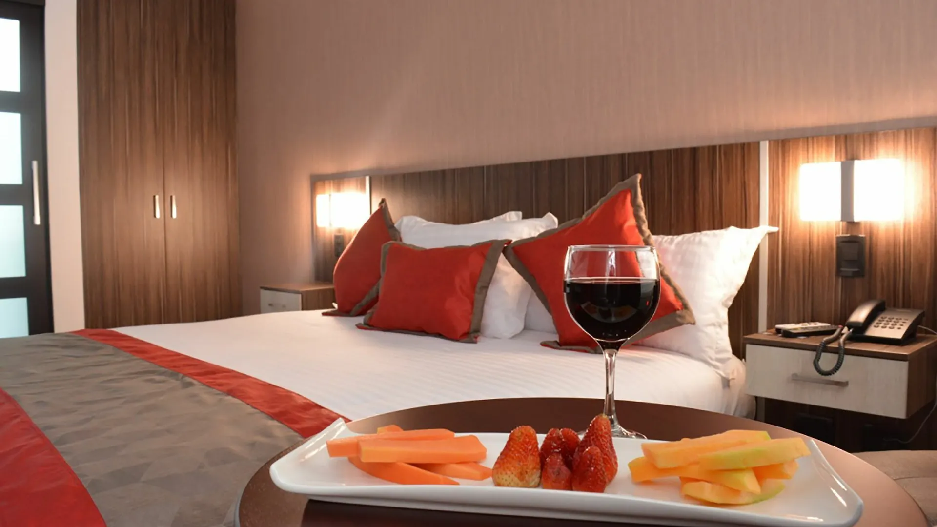 Hotel Santiago De Compostella Suites クエンカ